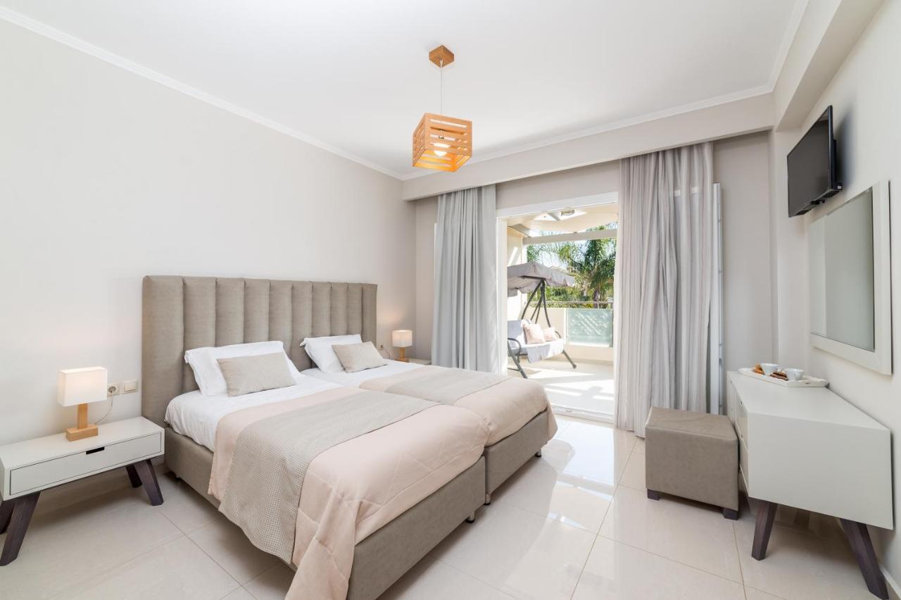 Three-Bedroom Villa,941876932:JPEG